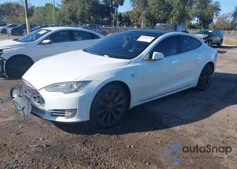 2014 Tesla Model S P85 z USA, uszkodzony, nr VIN 5YJSA1H16EFP49385